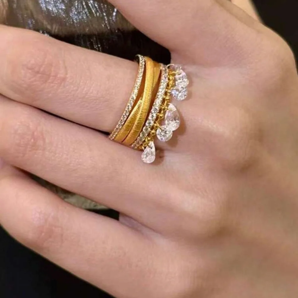 Elegant Gold and Silver Women's Ring - Picture 2 of 4